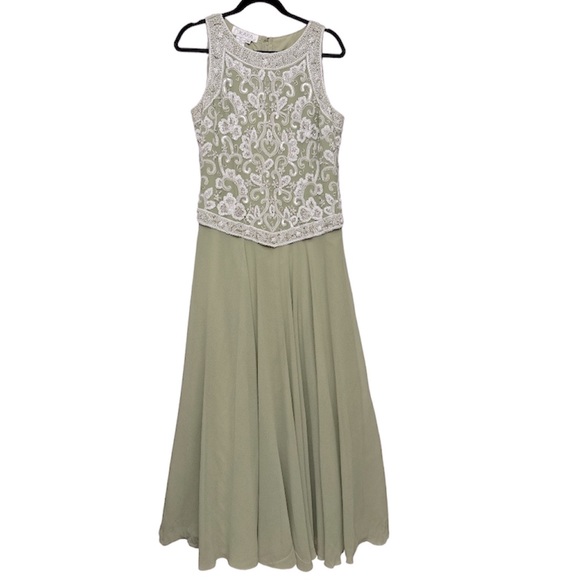 J Kara Women’s Beaded Bodice Sleeveless Chiffon Gown w/ Long Shawl/Scarf Size 10 - Picture 6 of 10